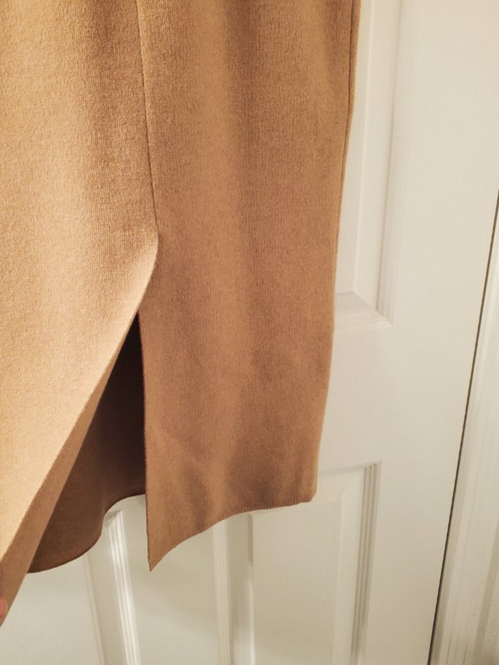 Elegant Camel Cashmere Skirt - Picture 3 of 4